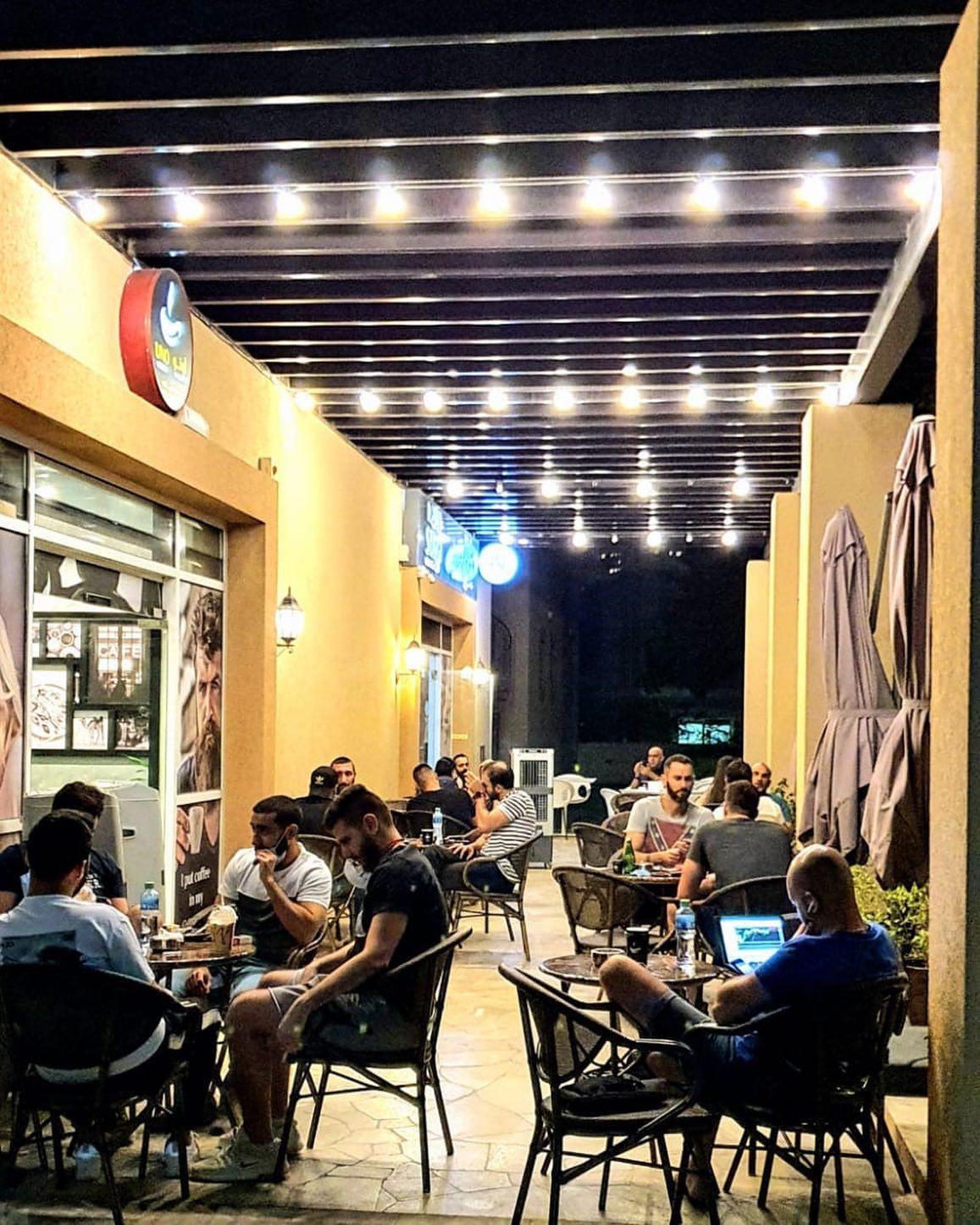 UNO Espresso Cafe ambience
