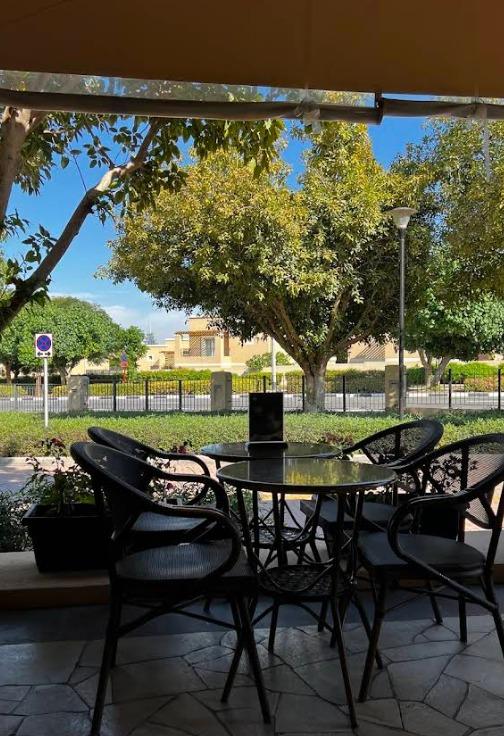 UNO Espresso Cafe outdoor seating
